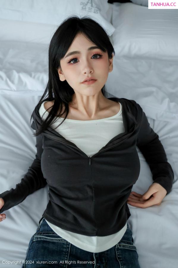   [XiuRen]高清写真图 2024.11.19 No.9464 奶芙乔乔 美腿性感第15张图片